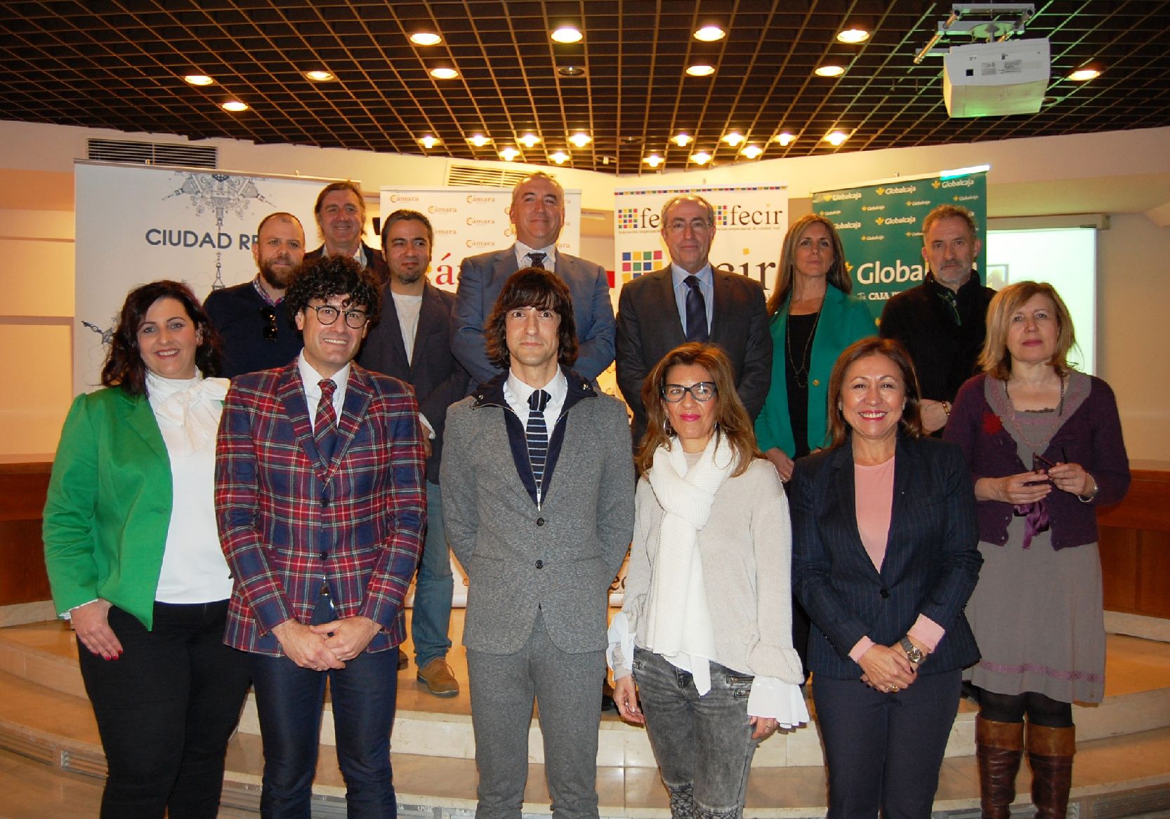 La óptica de Antonio consigue el primer premio del concurso de escaparates navideños 2017