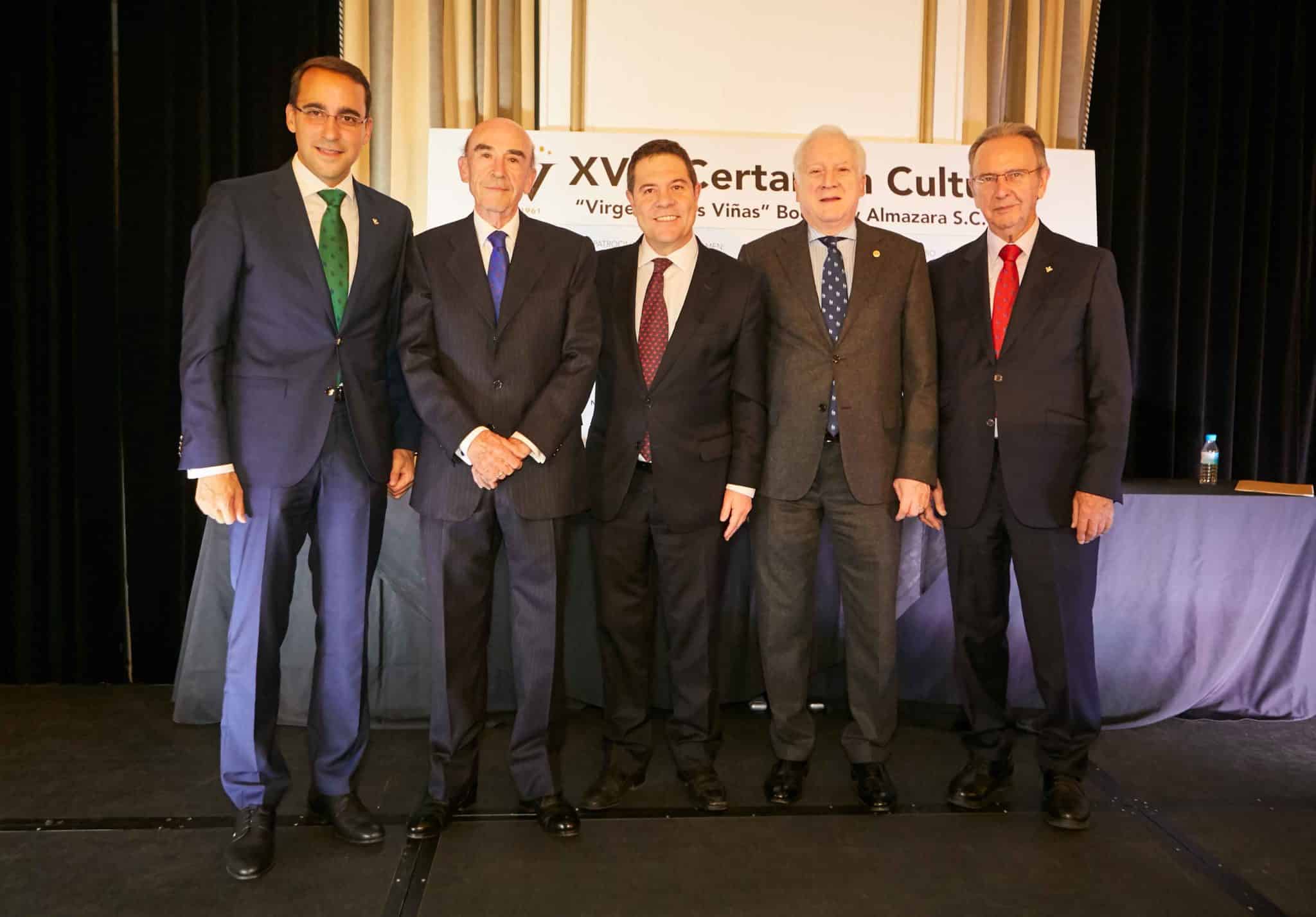 El Presidente de Globalcaja, Carlos de la Sierra, en la entrega de los Premios del Certamen Cultural Cooperativa Virgen de las Viñas