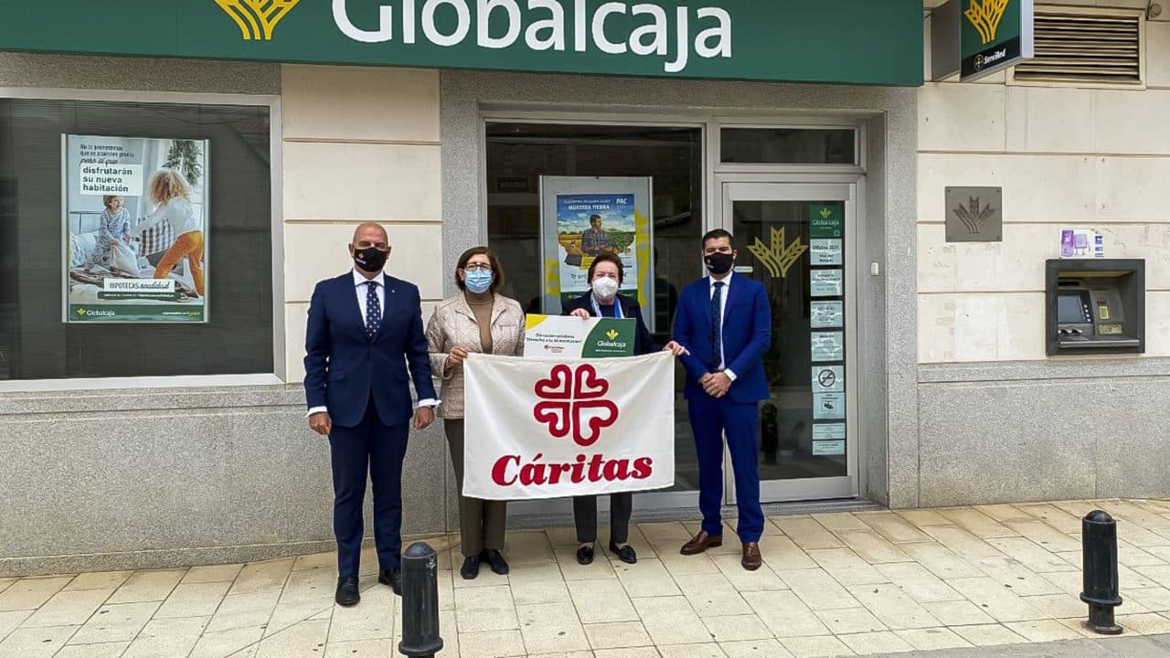 Globalcaja colabora con el programa a la alimentación que Cáritas desarrolla en Viso del Marqués
