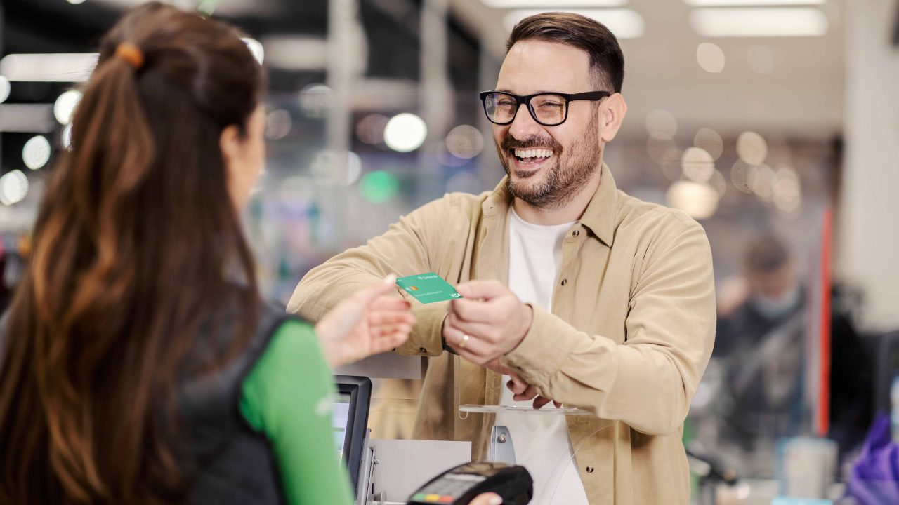 ¿Eres más de pago móvil o de tarjeta? Así pagamos los españoles